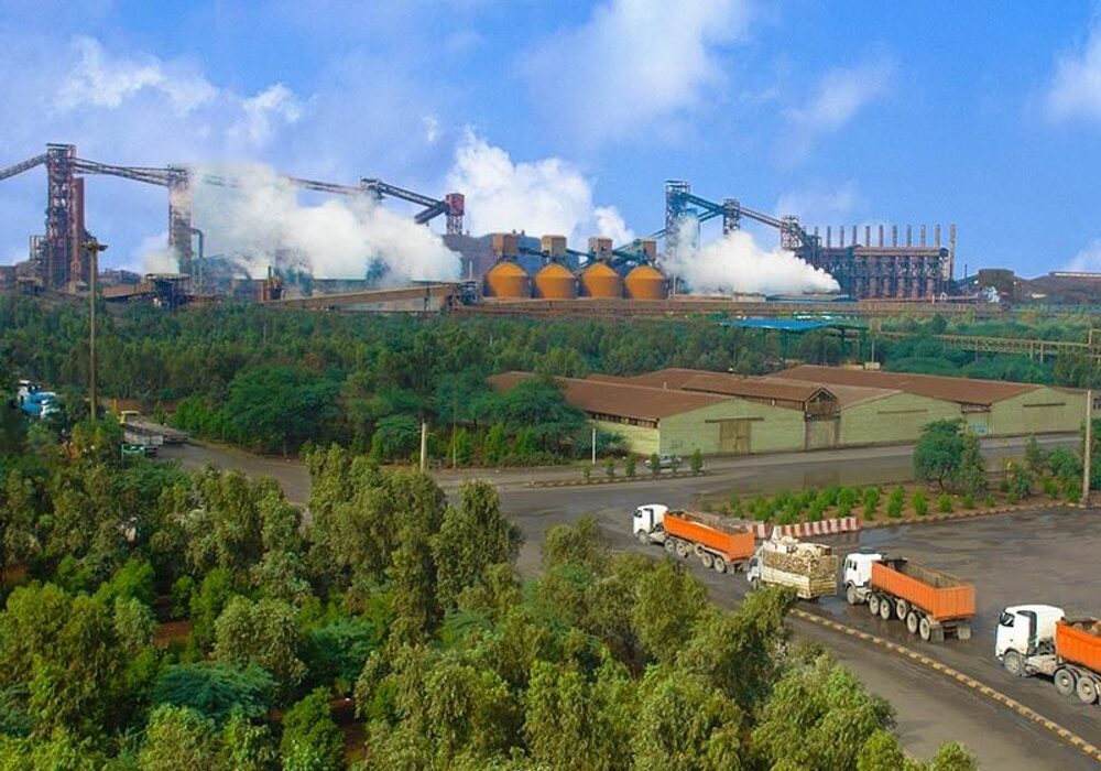 سال ۱۴۰۰ طلایی ترین سال برای شرکت فولاد خوزستان رکوردتولید یکی پس از دیگری
