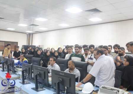 دانشجویان دانشگاه شهید چمران اهواز در راستای توسعه روابط صنعت با دانشگاه و آشنایی با نحوه فعالیت‌های کارخانه‌های صنعتی از پتروشیمی امیرکبیر، بازدید کردند